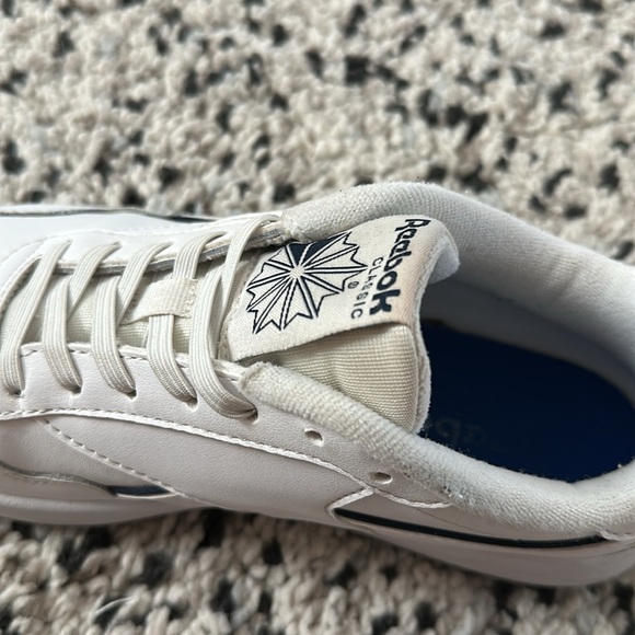 Navy & White Reeboks - Picture 7 of 10